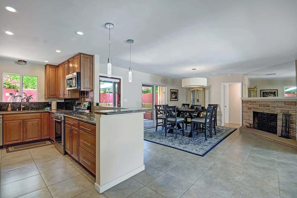 DINING SPACE CONTINIED