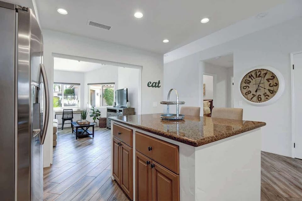 KITCHEN REVERSE