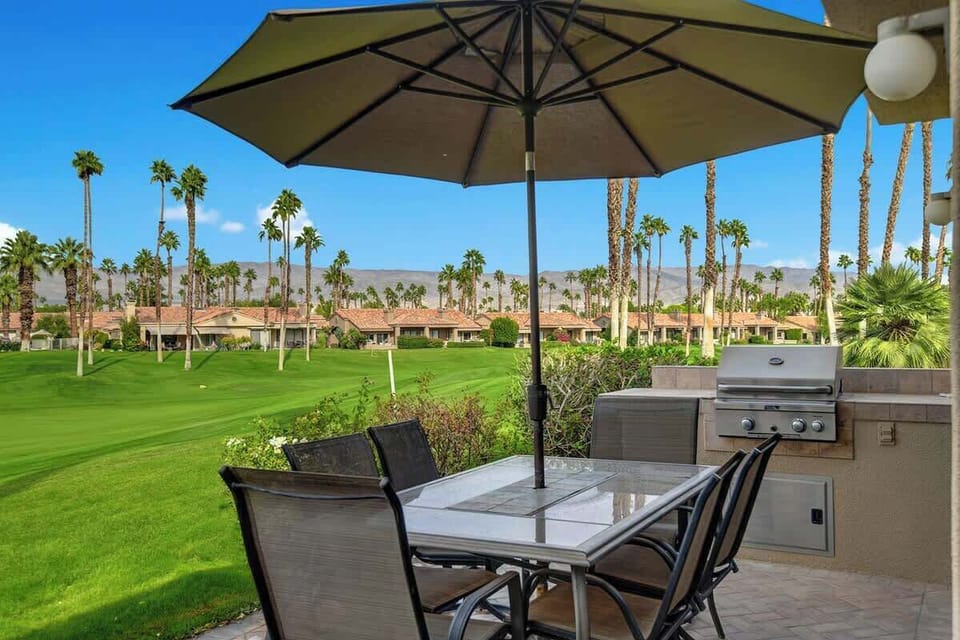 PATIO TABLE TIGHT