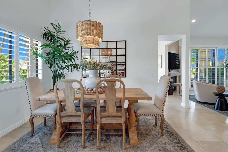 DINING SPACE.jpg mls