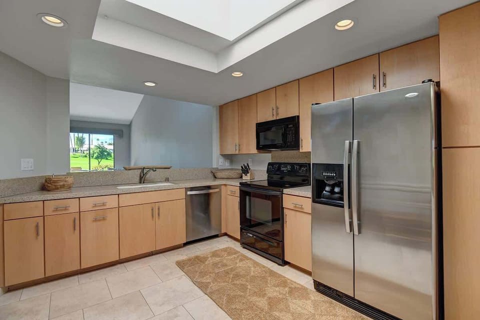 KITCHEN CONTINUED.jpg mls