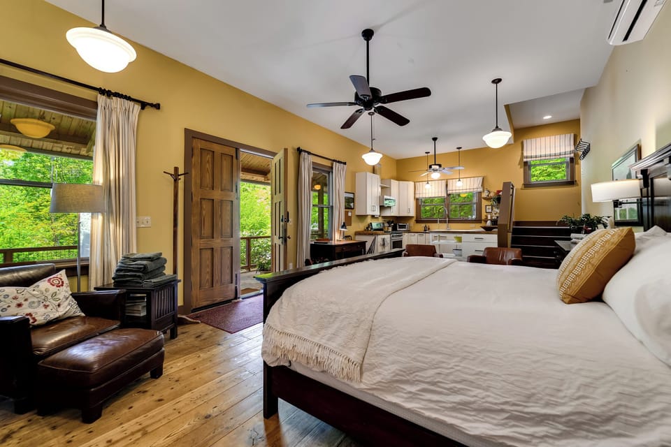 Studio with private entrance to covered front porch