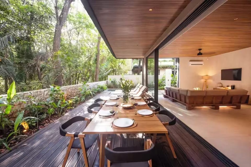Outdoor dining