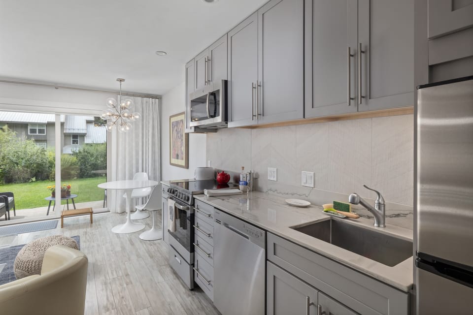 Full Modern Kitchen 