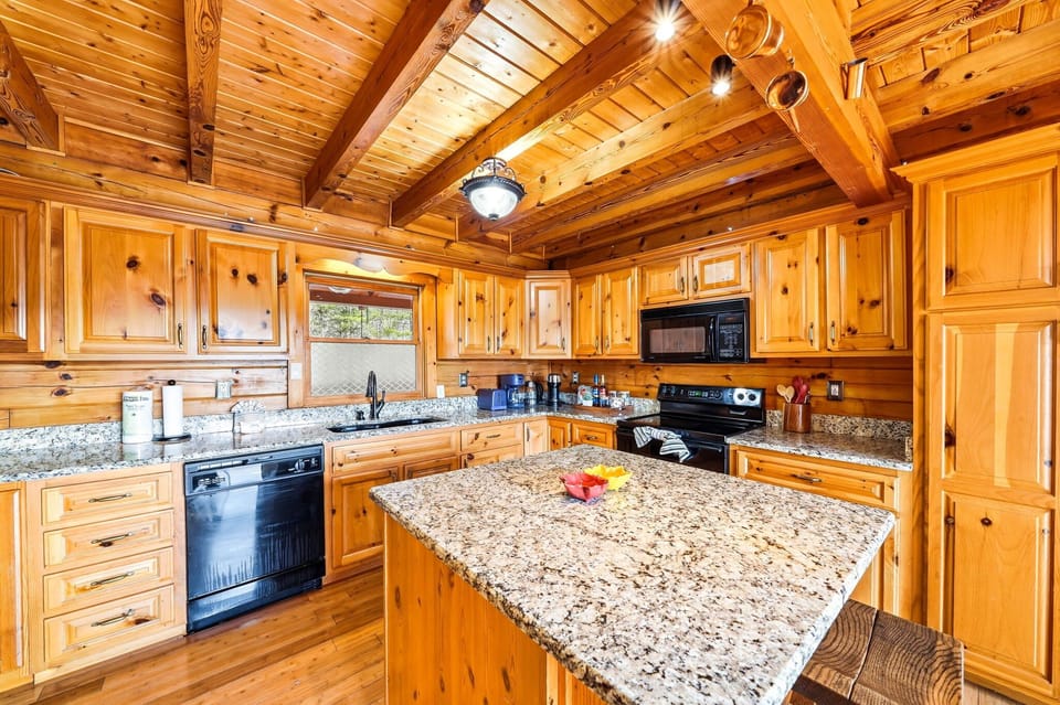 Sleek Modern Kitchen with Premium Finishes