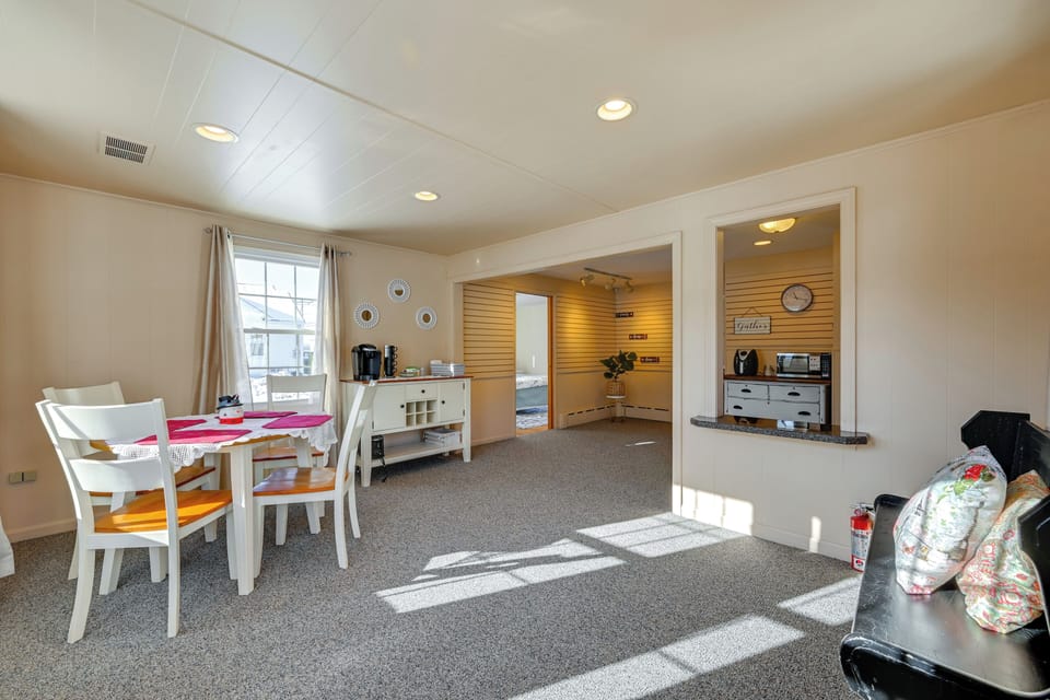 Dining Area | Coffee Station w/ Keurig