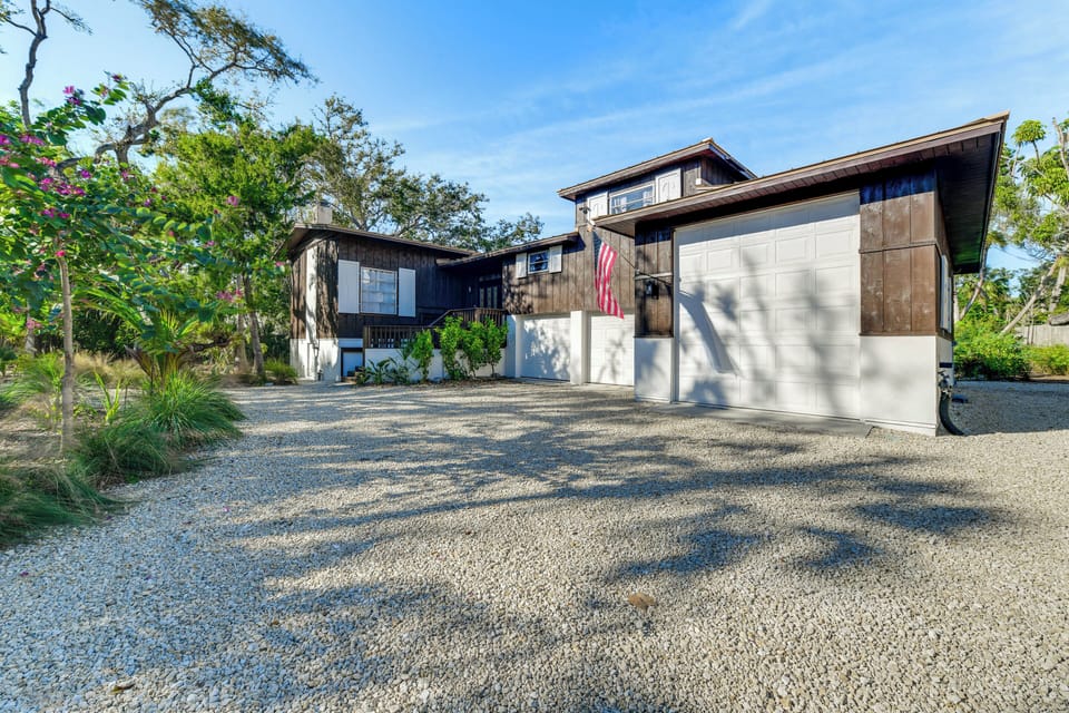 Siesta Key Vacation Rental | 3BR | 3.5BA | Stairs Required | 2,167 Sq Ft