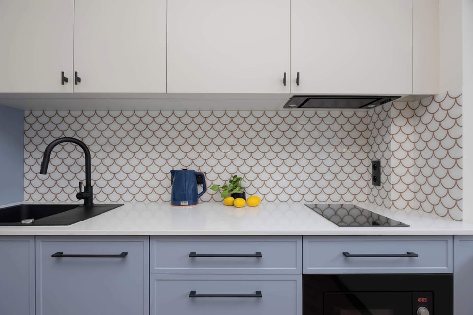 The kitchenette features fridge and freezer for all your groceries.