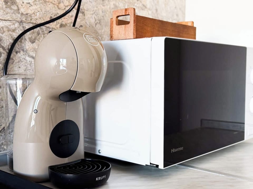 Coffee & essentials corner – Start your day right, book today
