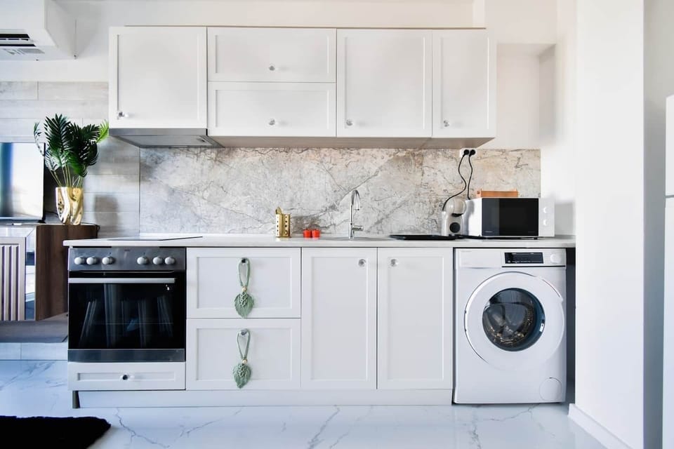 Kitchen with all essentials – Ideal for short & long stays