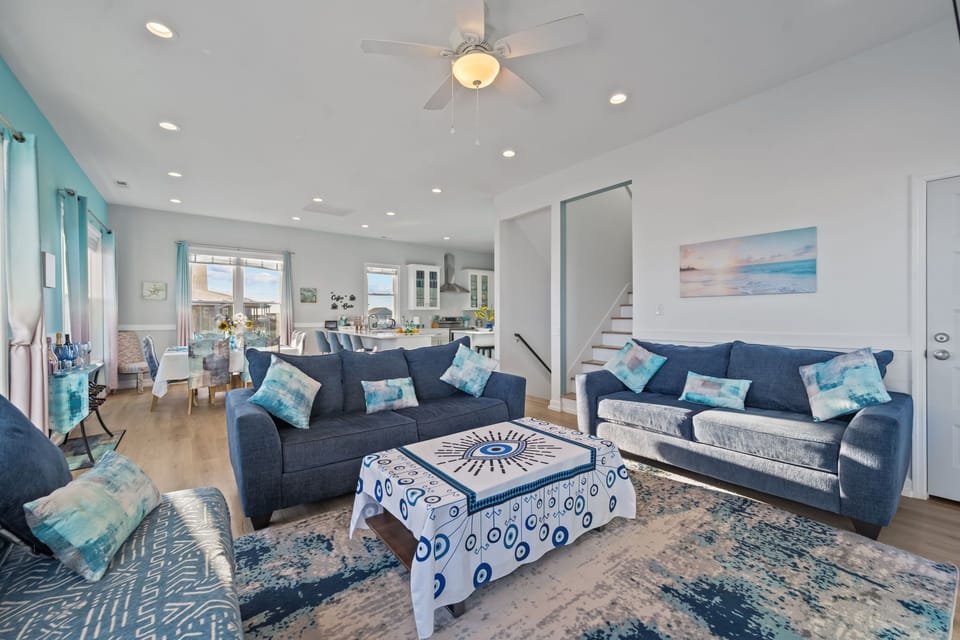 2nd Floor Living Area