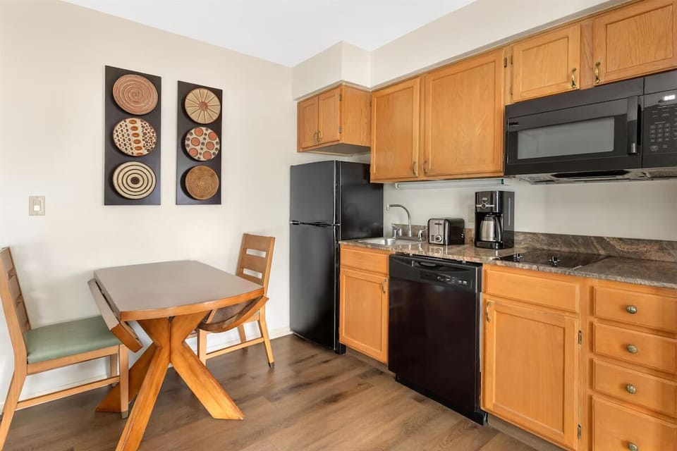 Start mornings with coffee and simple meals in-room.