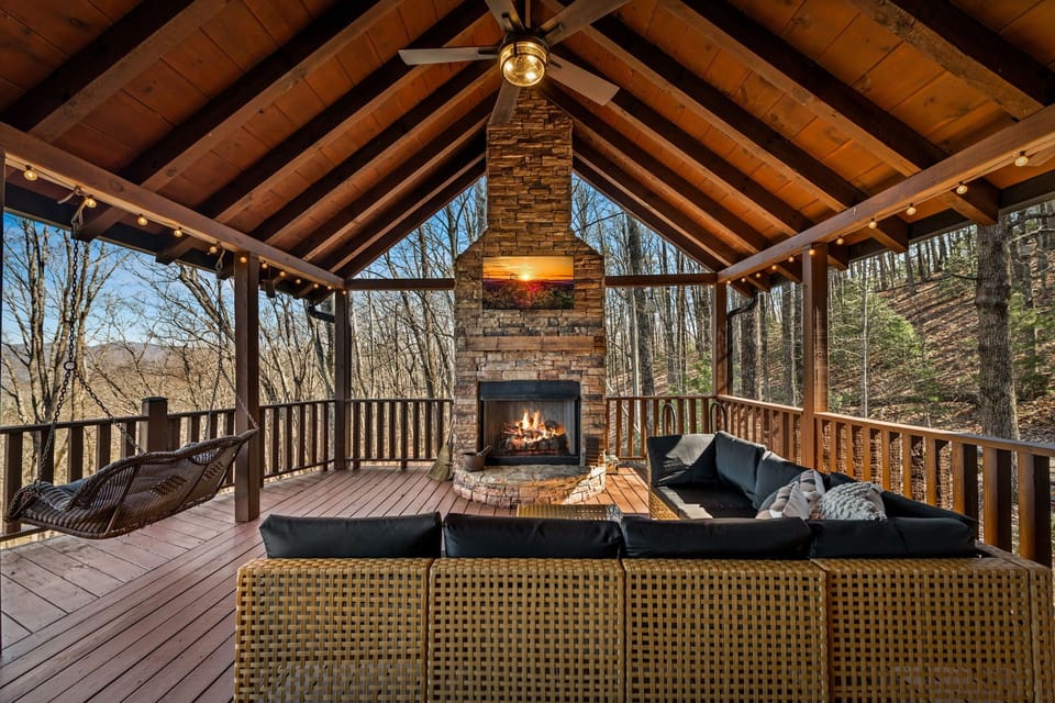 Outdoor fireplace