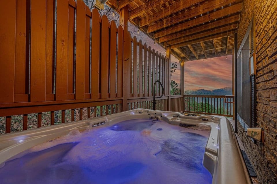 Indoor spa tub