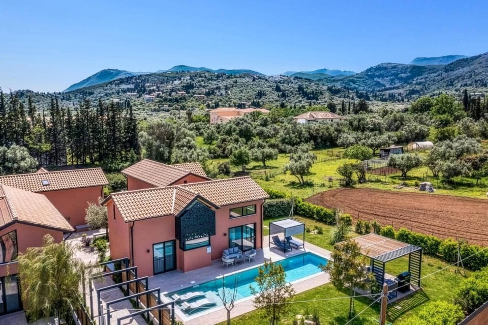 Villa Water image
