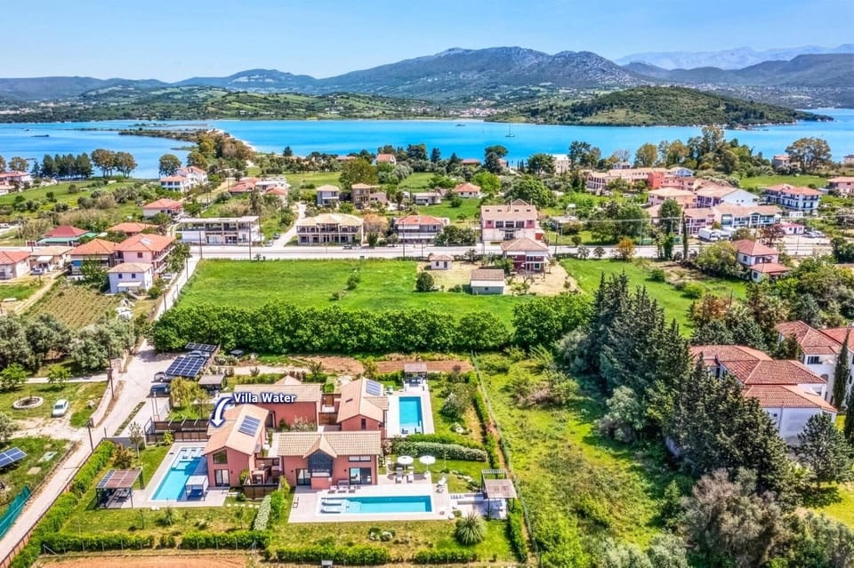 Villa Water image