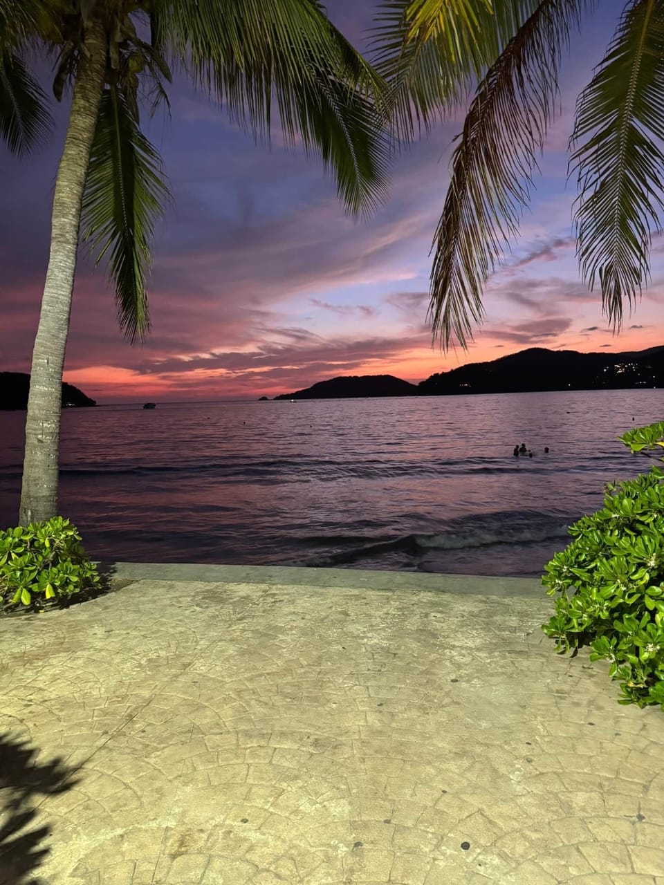 Beautiful Playa La Ropa sunset only steps from the condo