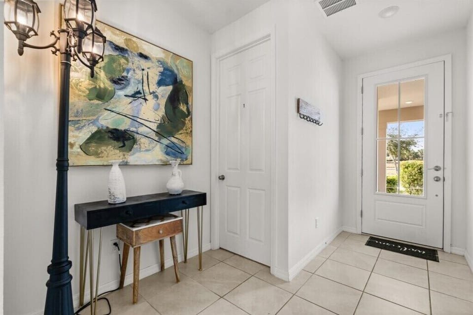 2059 Tropical Palms Circle (10).jpg