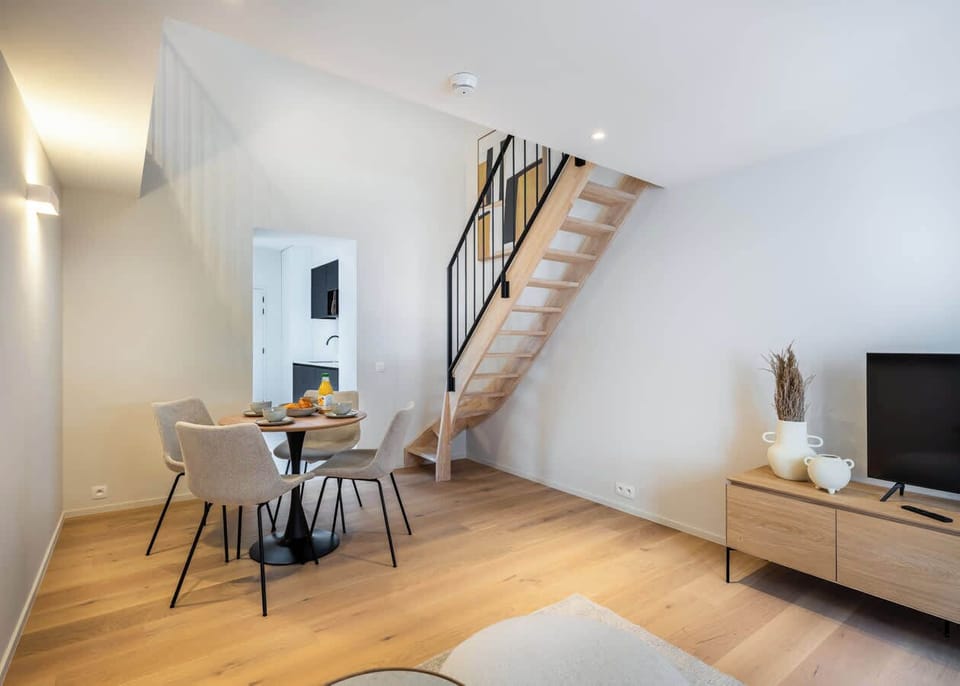 Stylish duplex studio with high-quality materials in the center of Ghent.