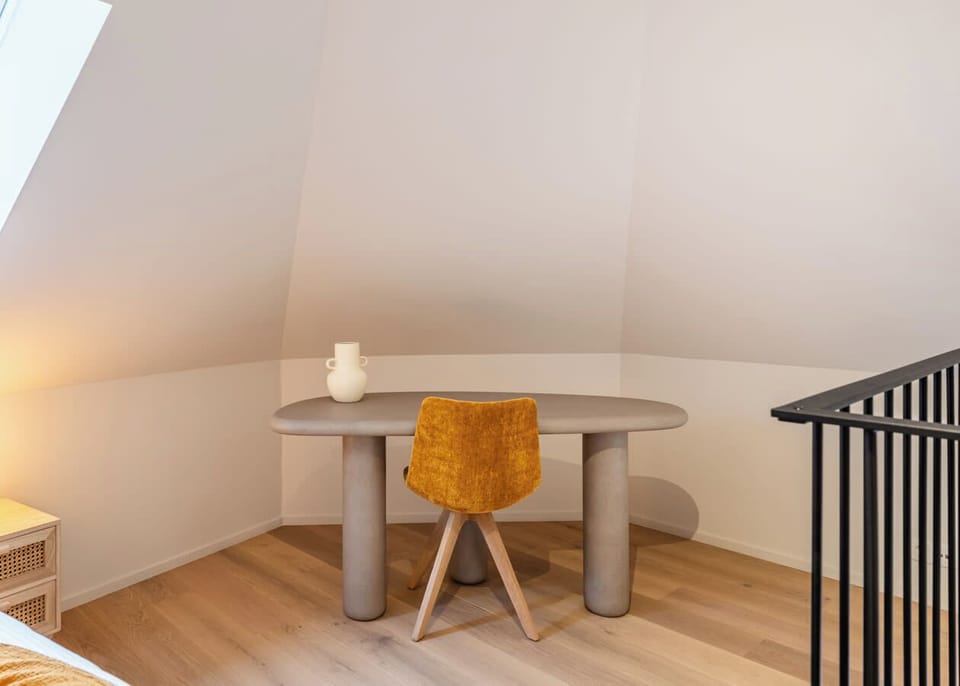 Stylish duplex studio with high-quality materials in the center of Ghent.