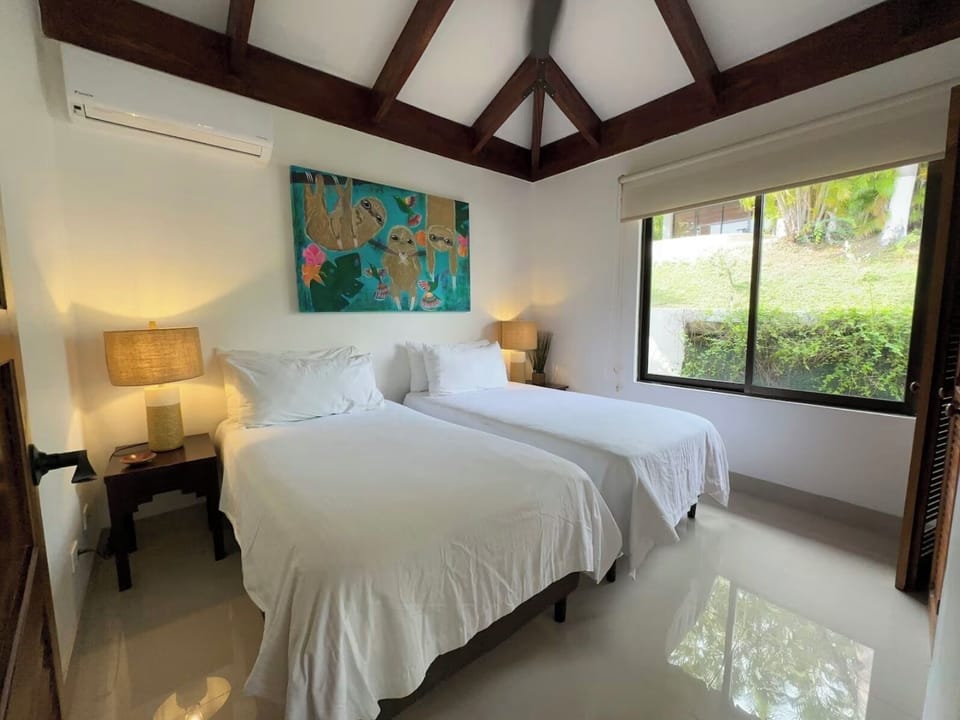 Bedroom 3
2 Single beds or 1 King bed