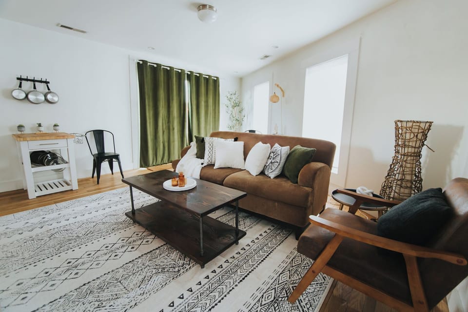 Furniture/decor may vary slightly from photos but will be of similar quality.
