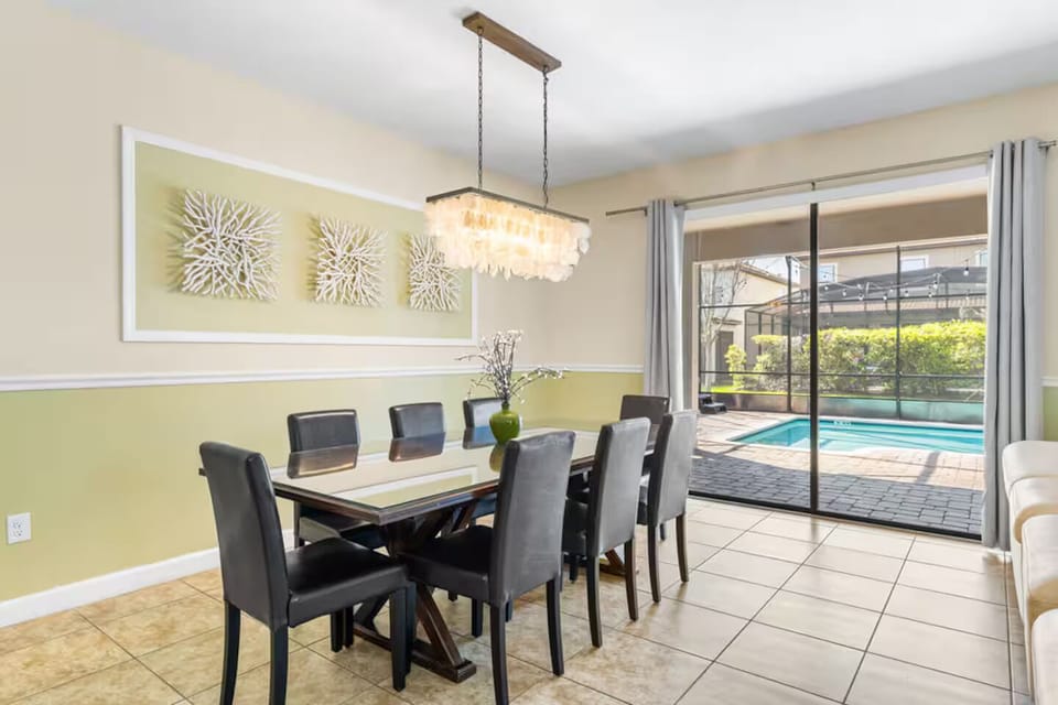 8 seater dining area