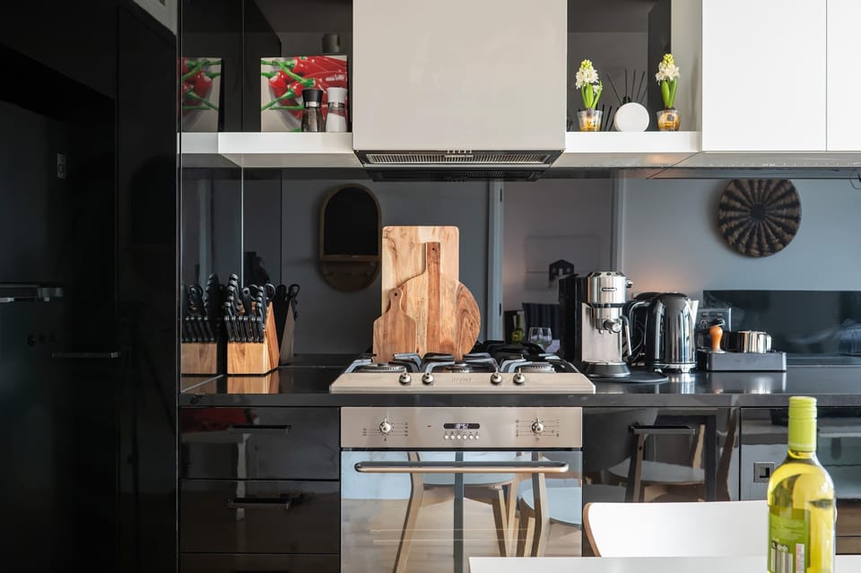 Gourmet Kitchen with gas cooktop