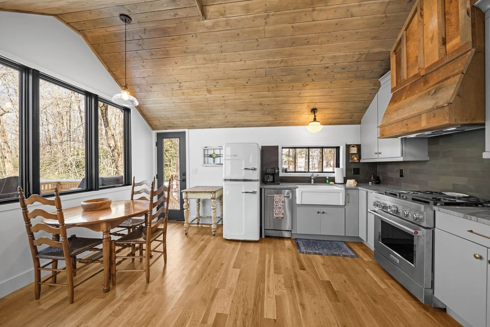 Bright Open Kitchen with Classic Style