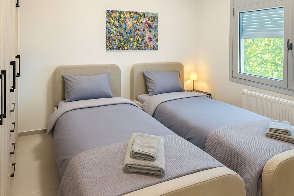 Quiet coastal comfort near the beach and Athens city center