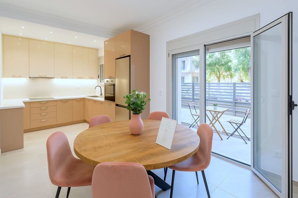 Quiet coastal comfort near the beach and Athens city center