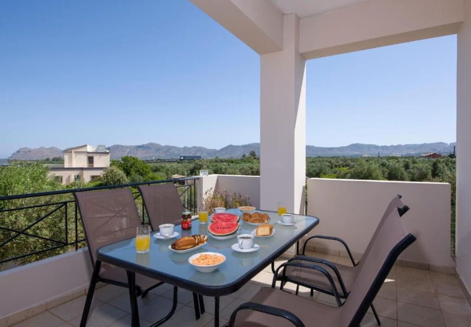 Balcony / Terrace / Patio, Building Exterior, Outdoor