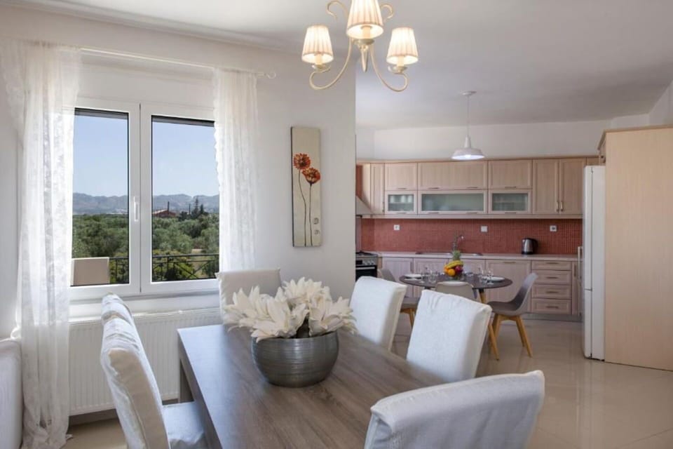 Dining Room, Kitchen