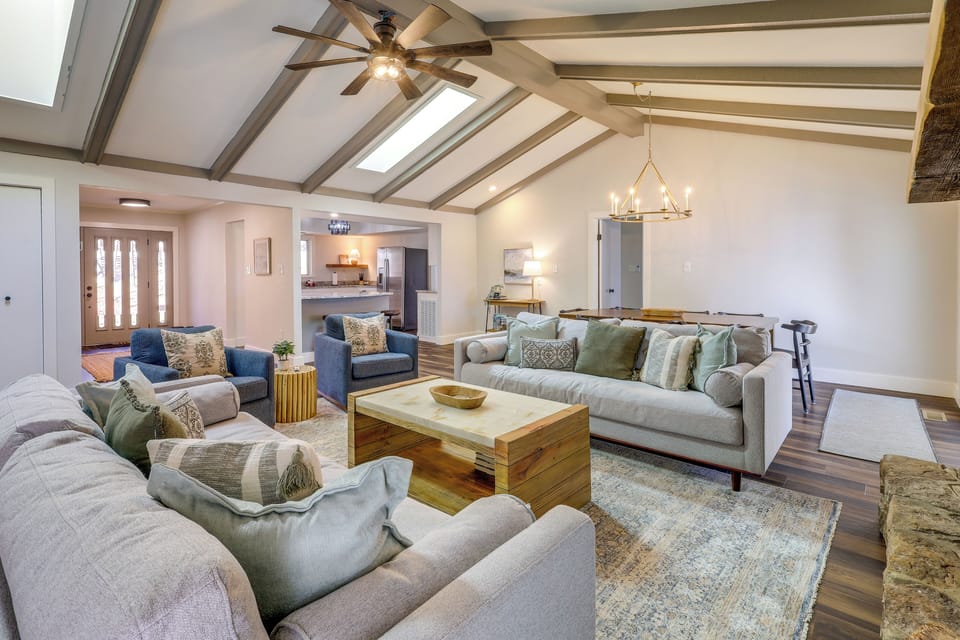 Edgemont Vacation Rental | 4BR | 3BA | Steps Required | 2,200 Sq Ft