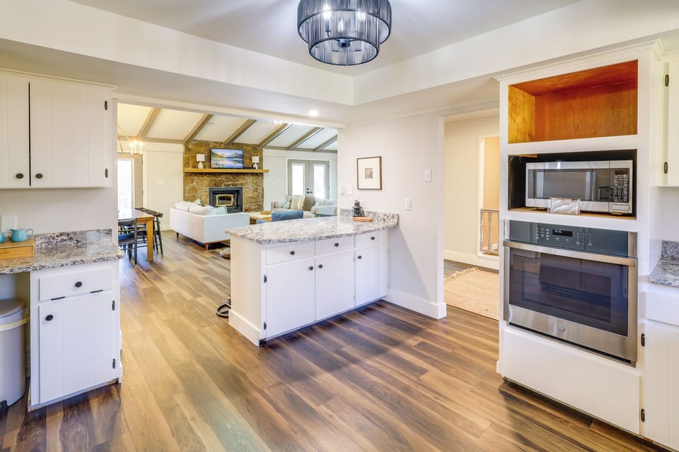 Kitchen | Cooking Basics | Coffee Maker | Main Level