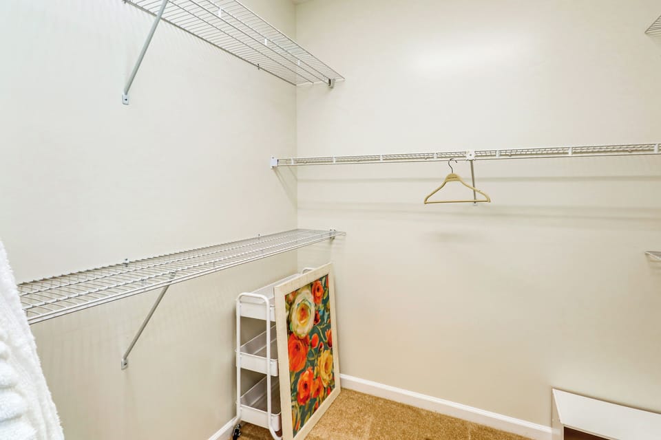 Walk-In Closet | Main Level