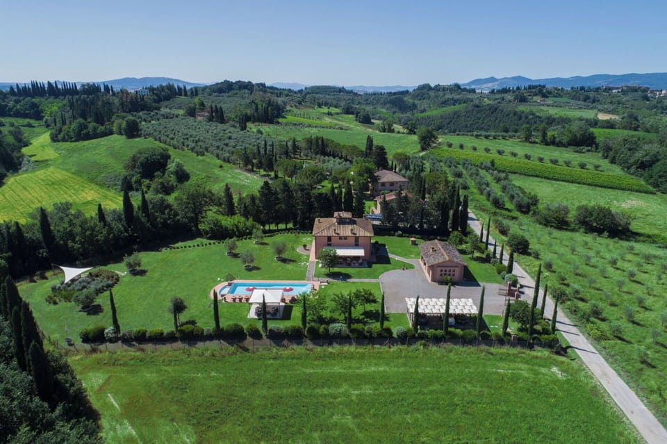 Building Exterior, Garden, Pool