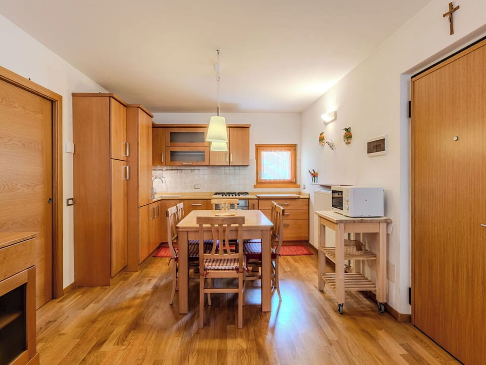 Furniture, Flooring, Interior Design, Wood, Ceiling, Floor, Room, Apartment, Wood Flooring, Chair
