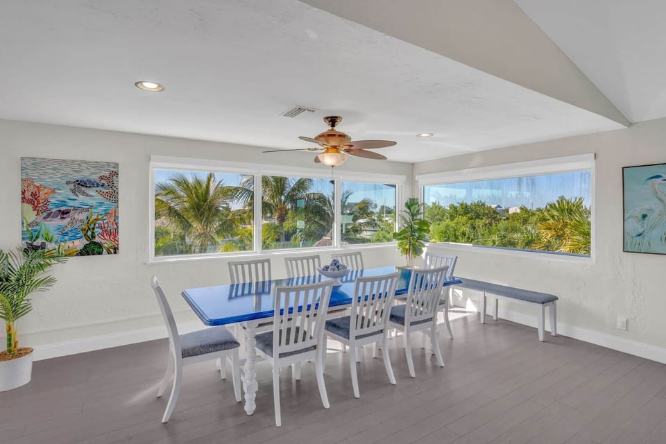 Second floor dining area with panoramic windows
