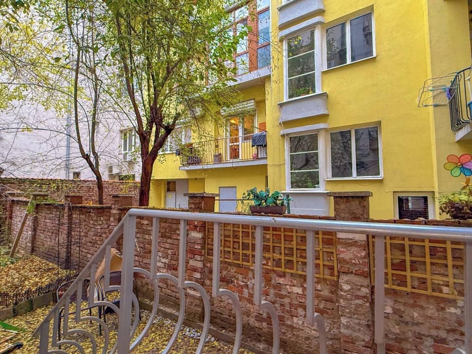 Enjoy the balcony and inner courtyard view – book now