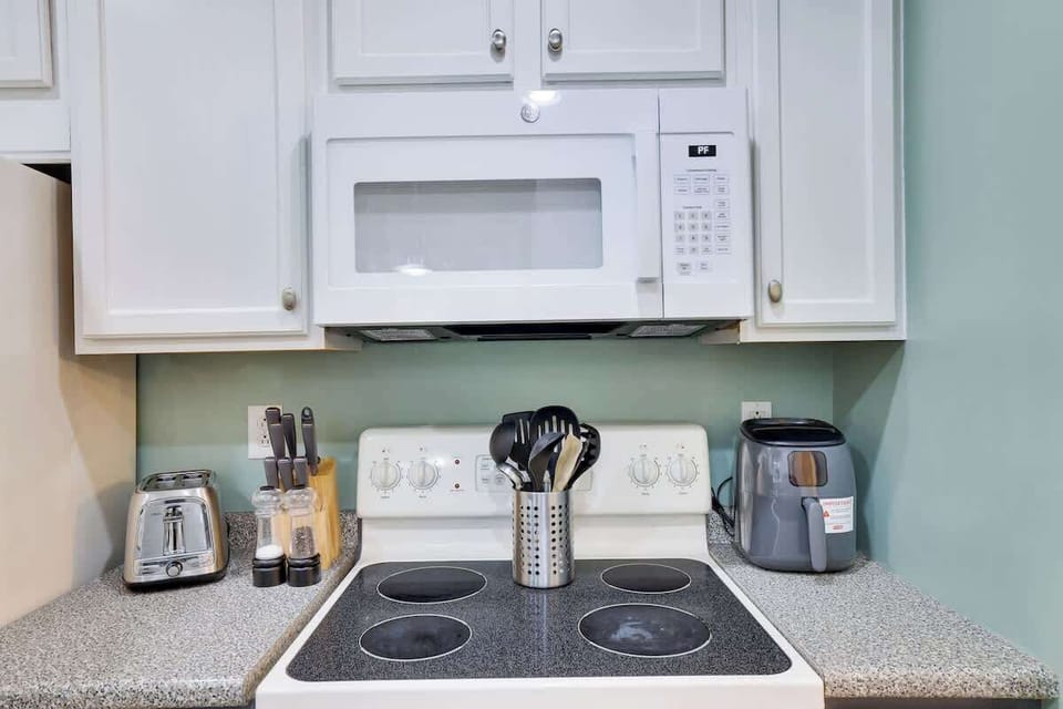 Cook up memories in this well-equipped kitchen, perfect for culinary adventures!