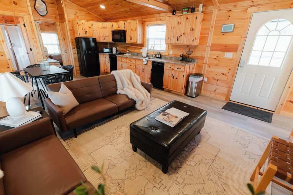 Living Room: Relax in style with a blend of modern comfort and rustic charm! Perfect for gatherings!