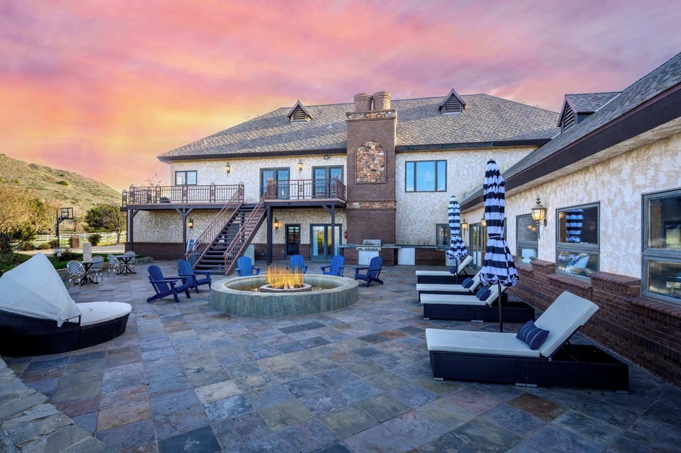 Where stories get warmer, s’mores get messier, and memories glow brighter. Pull up a chair, grab a blanket, and let the fire pit work its magic.