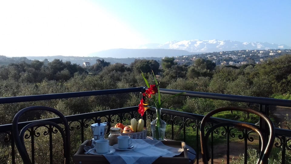 balcony with panoramic mountain view