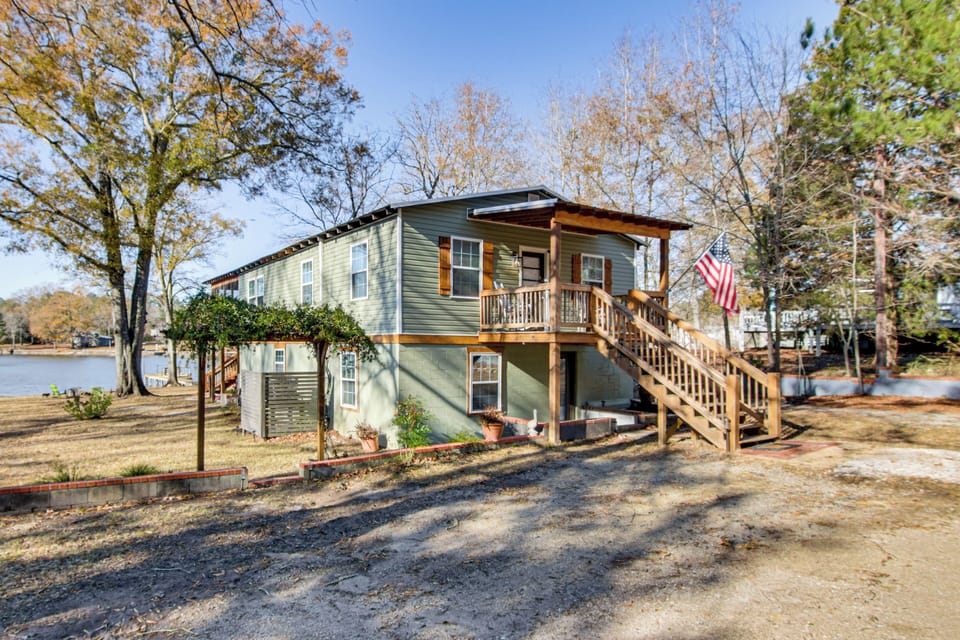 Camden Vacation Rental | 4BR | 1.5BA | Stairs Required | 1,000 Sq Ft