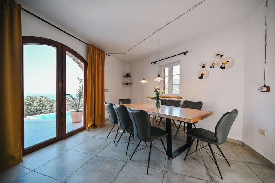 Autumn, Dining Room, Spring, Summer