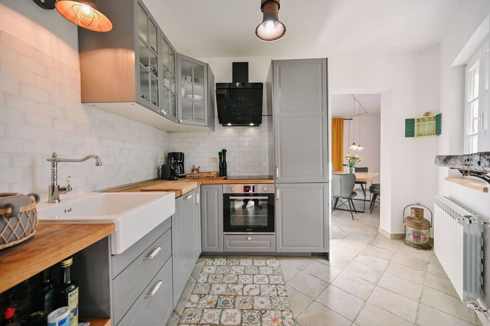 Autumn, Kitchen, Spring, Summer