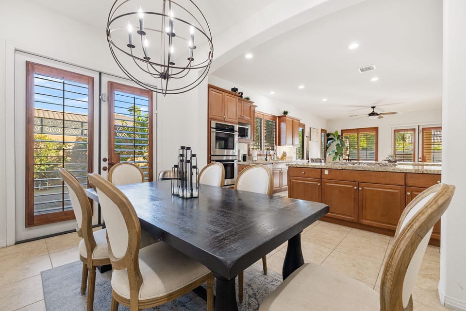 Dining Room with Table for 6