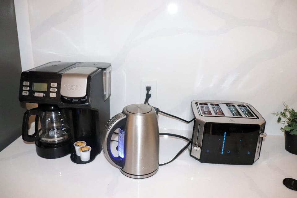 Coffee Machine - Kettle - Toaster 
