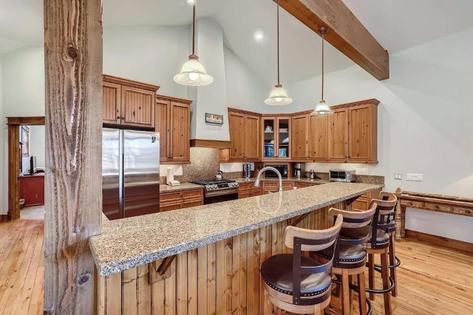 Retreat at Shock Hill Kitchen and Bar Seating